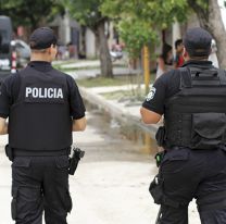 Rosario: cinco policías detenidos por "plantar" pistolas a un joven inocente