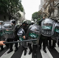 Gendarmería despejó las calles llenas de piqueteros kirchneristas