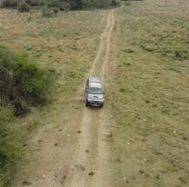 La prima de Loan participa de los operativos en el campo de la abuela